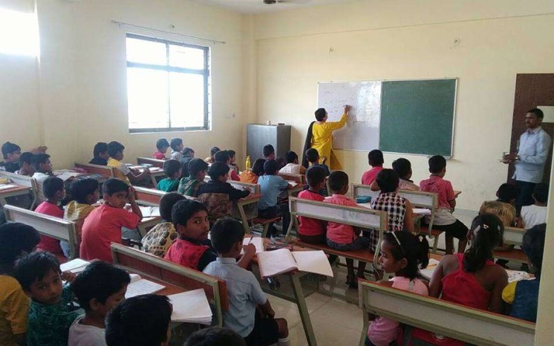 33429718_617525041913452_8642606370111094784_n